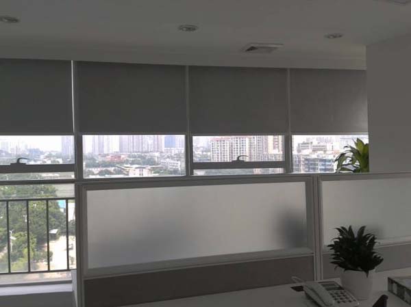 �칫�һ�ɫ����